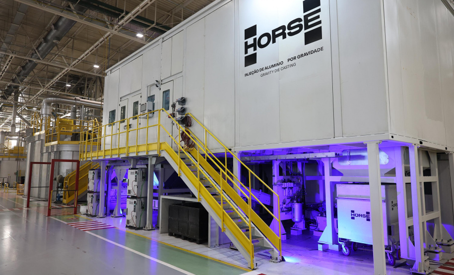 HORSE POWERTRAIN VICE
