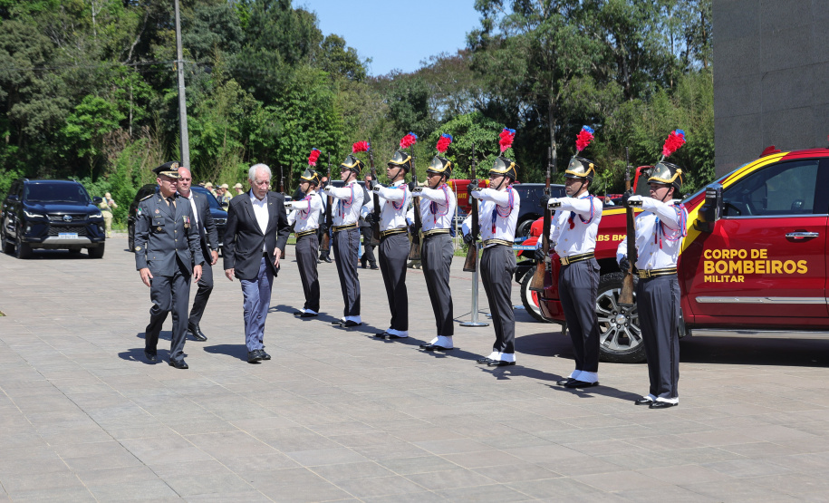 O governador Darci Piana participou nesta quinta-feira (8) do Aniversario bombeiros no Guatupê