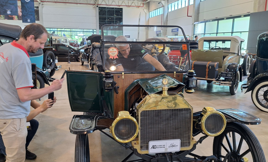 VIAJE PARANÁ - Old & Low Car Curitiba movimenta turismo e espera receber mais de 2 0 mil visitantes