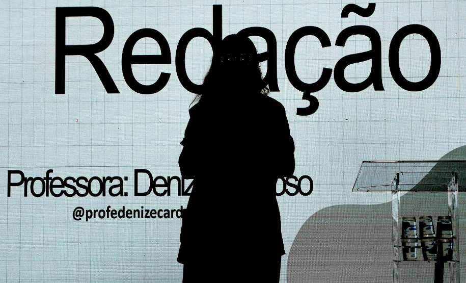 Estudantes da rede estadual participam de imersão sobre redação em preparação para o Enem