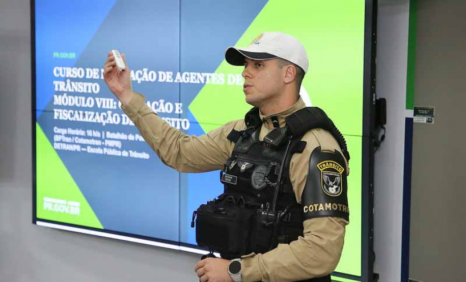 Detran-PR capacita 82 agentes de trânsito com curso inédito