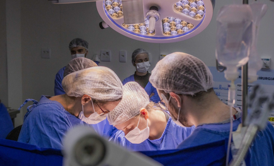 Paraná organiza fluxo de atendimento a pessoas com obesidade e registra 9.287 cirurgias desde 2022