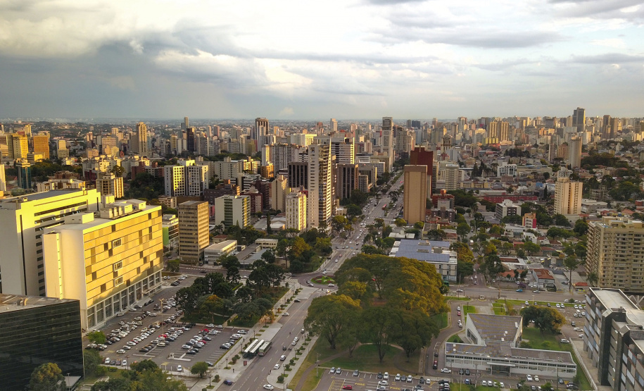 SEMANA CHUVOSA TERÁ GANGORRA NAS TEMPERATURAS NO PARANÁ