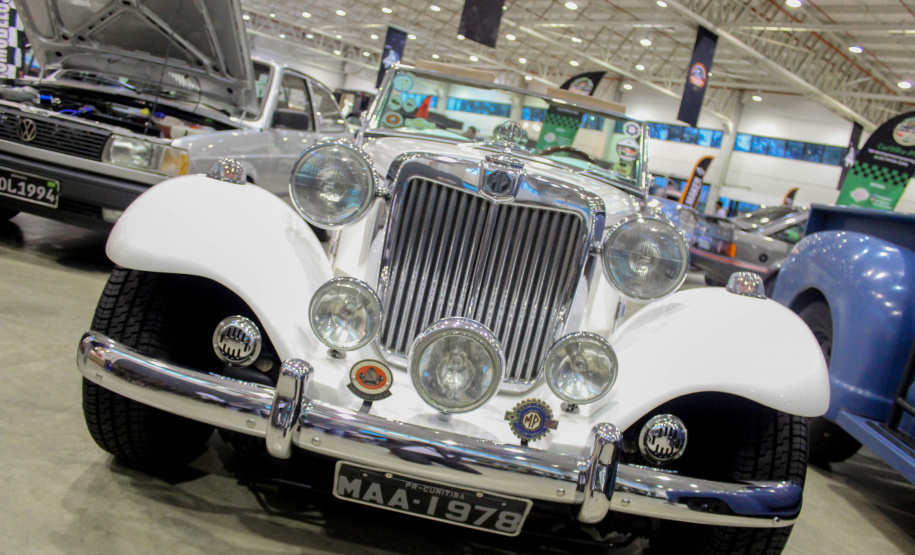 Curitiba recebe 7ª Old & Low Car e fomenta turismo sobre rodas no Estado