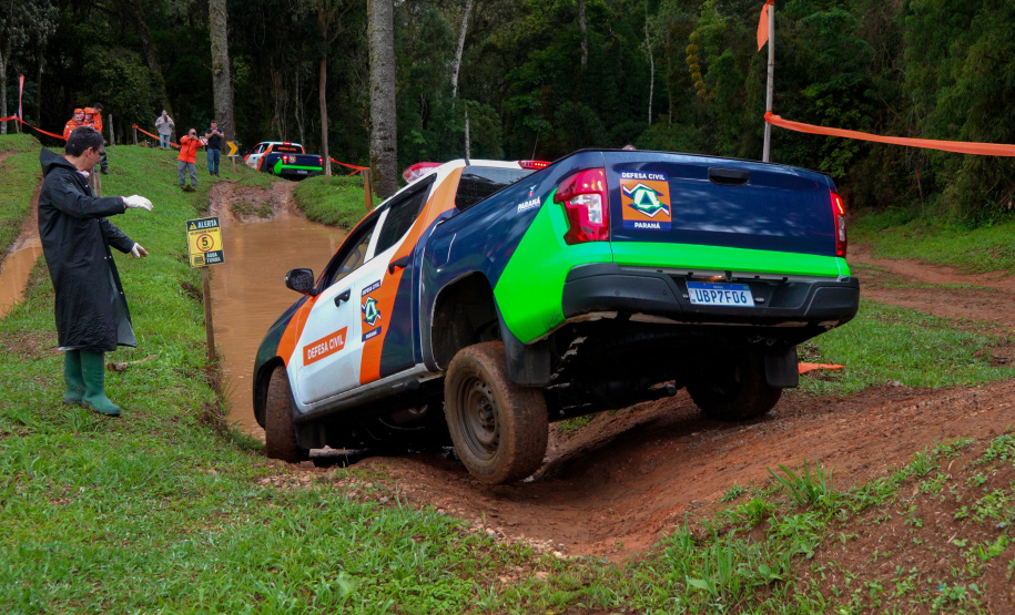Defesa Civil - treinamento veículos 4X4