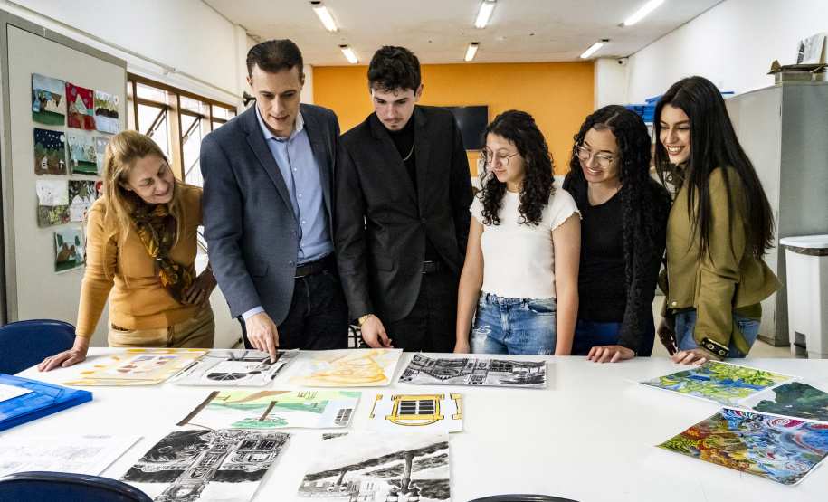Alunos do Centro Juvenil de Artes Plásticas são classificados em concurso da Polônia