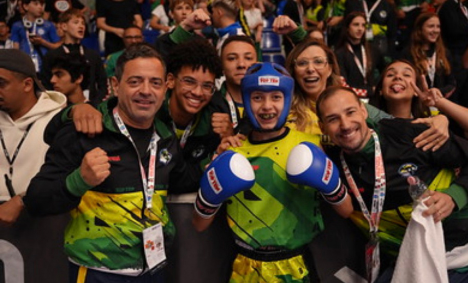 Atleta patrocinado pela Sanepar conquista ouro inédito no Mundial de Kickboxing