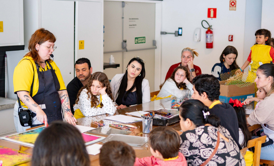 MON recebeu mais de 2.500 visitantes na segunda-feira, Dia das Crianças, e número recorde de atendimentos no setor Educativo