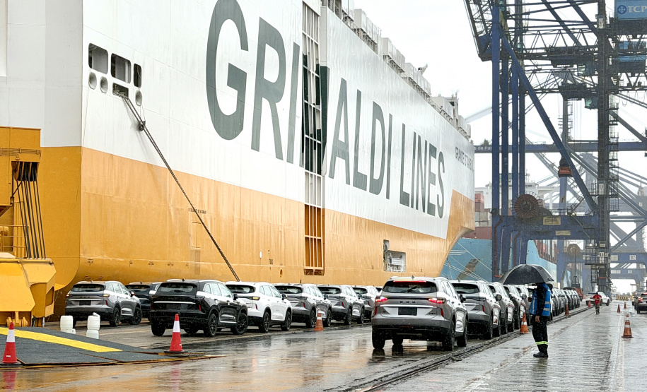 Porto de Paranaguá lidera movimentação nacional de veículos em setembro