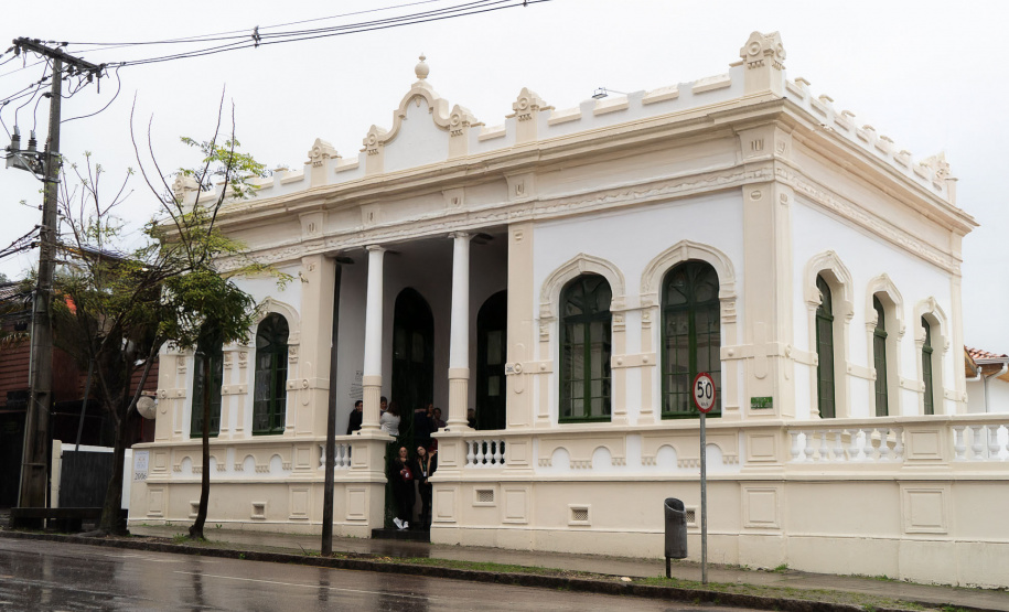 Museu da Escola Paranaense completa um ano de reabertura com acervo em expansão e preservação da memória escolar
