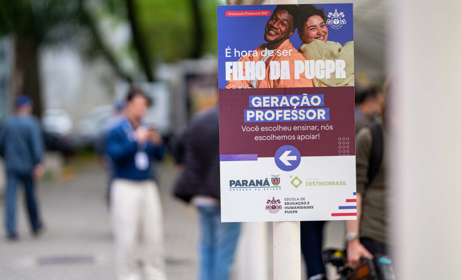 Dia do professor: evento para incentivo à docência reúne 800 estudantes em Curitiba e Maringá
