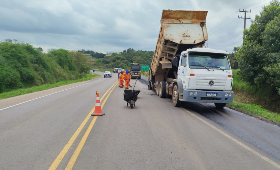 Conservação na PR-340 em Castro.