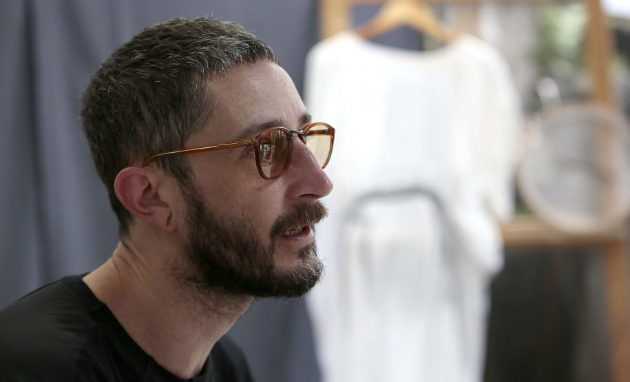 Alexandre Linhares e Thifany F. retornam ao Museu Alfredo Andersen para residência artística sobre separação e novos caminhos autorais