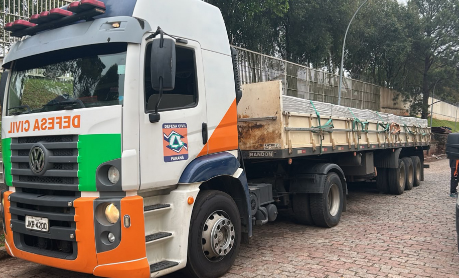 DEFESA CIVIL - Estado destina 5.200 telhas para Laranjeiras do Sul afetado por vendaval