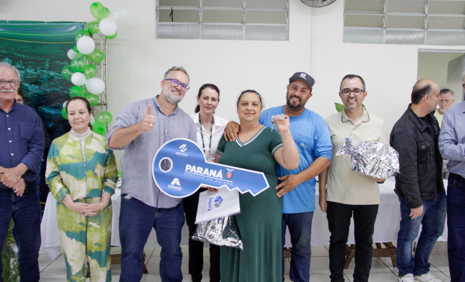 Entrega de casas do programa Vida Nova em Jandaia do Sul