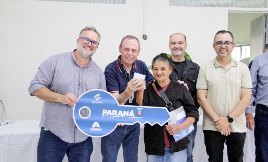 Entrega de casas do programa Vida Nova em Jandaia do Sul