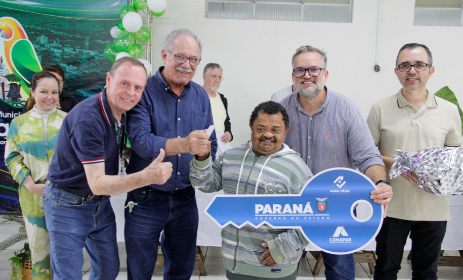 Entrega de casas do programa Vida Nova em Jandaia do Sul