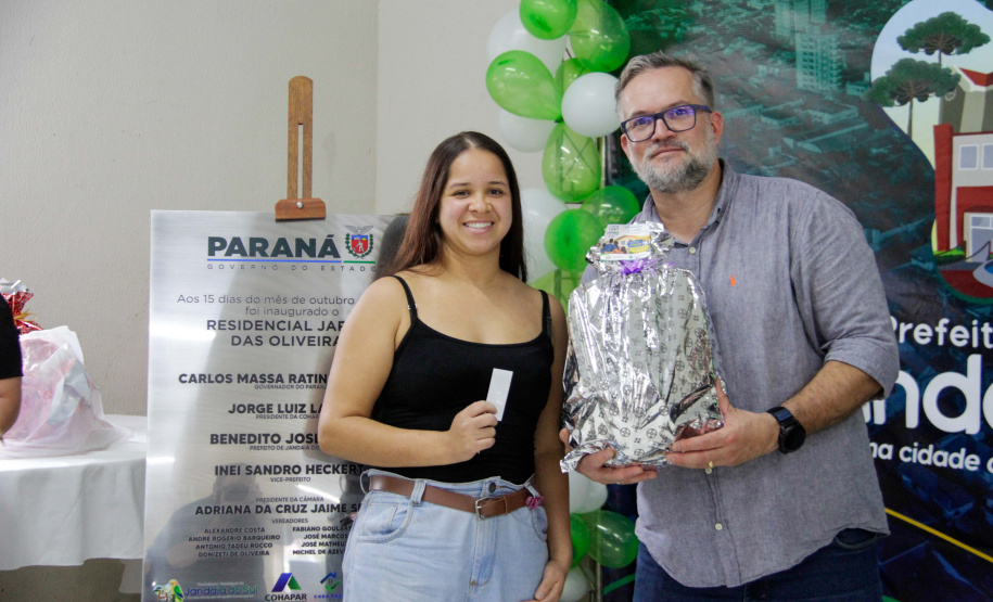 Entrega de casas do programa Vida Nova em Jandaia do Sul