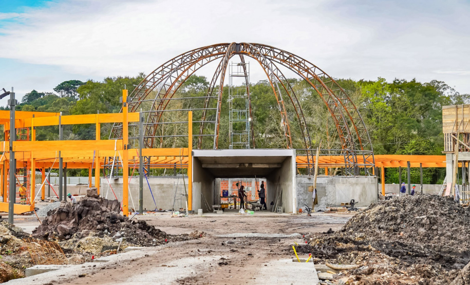Obra do planetário em Pinhais entra em nova fase prestes a receber tecnologia alemã de última geração