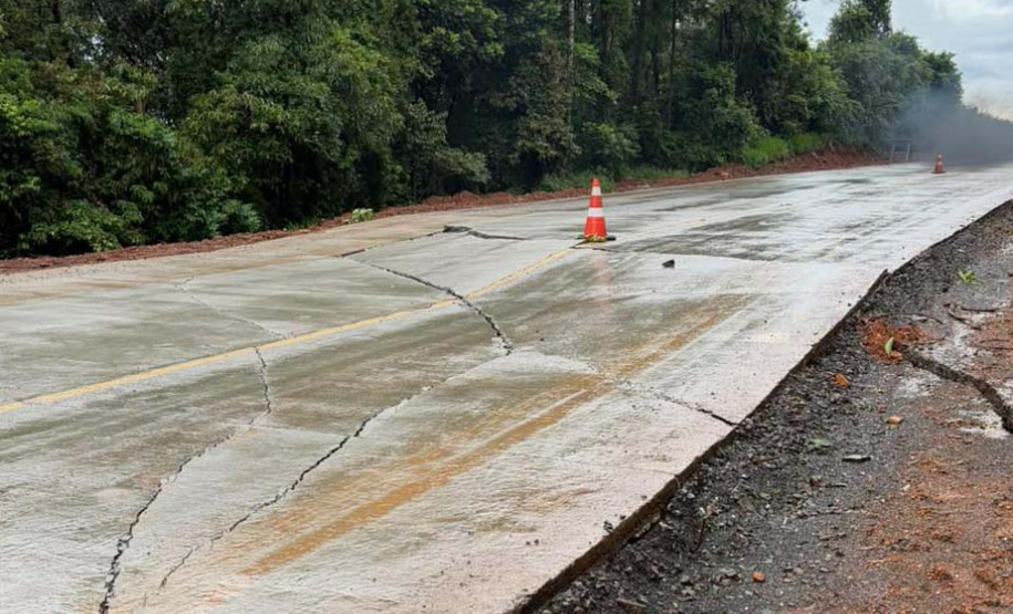 DER/PR alerta para interdição e sistema pare e siga na PR-460 após chuvas