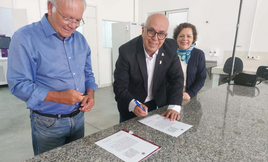 Outubro Rosa é marcado pela distribuição de 300 mil testes de DNA-HPV no Paraná