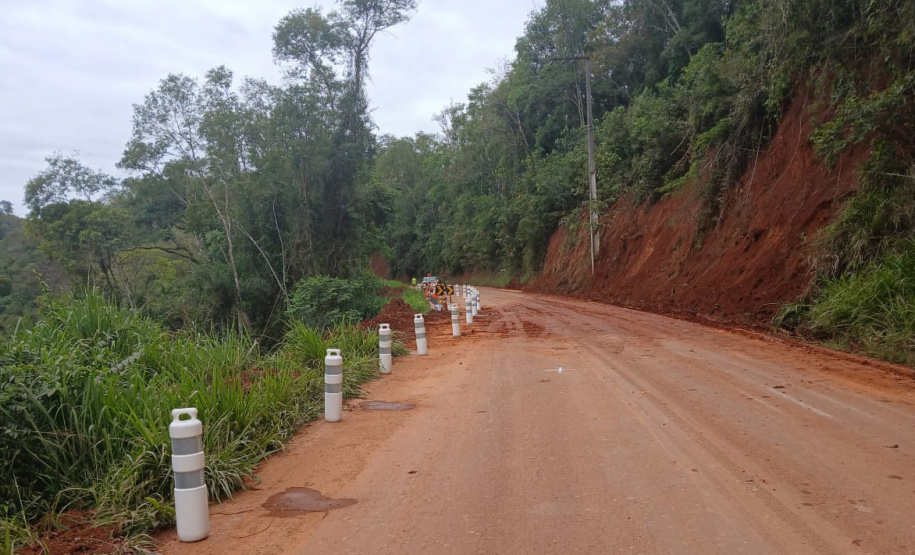 Rodovias estaduais têm trechos interditados por estragos da chuva e manutenções no Paraná