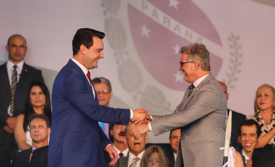 Governador Carlos Massa Ratinho Júnior dá posse ao secretário da Comunicação Social e Cultura, Hudson José. -   Curitiba, 01/01/2019  -  Foto: José Fernando Ogura/ANPr