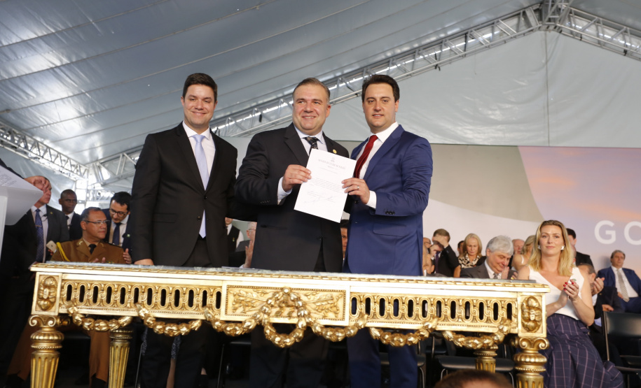 Governador Carlos Massa Ratinho Júnior dá posse ao secretário da Justiça, Família e Trabalho, Ney Leprevost  -   Curitiba, 01/01/2019  -  Foto: Arnaldo Alves/ANPr