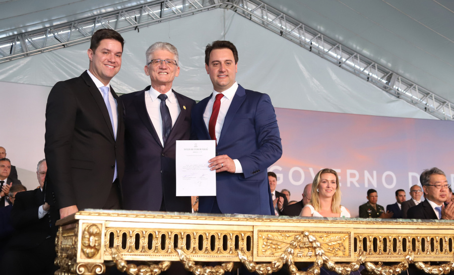 Governador Carlos Massa Ratinho Júnior dá posse ao secretário da Agricultura, Norberto Ortigara  -   Curitiba, 01/01/2019  -  Foto: Rodrigo Félix Leal