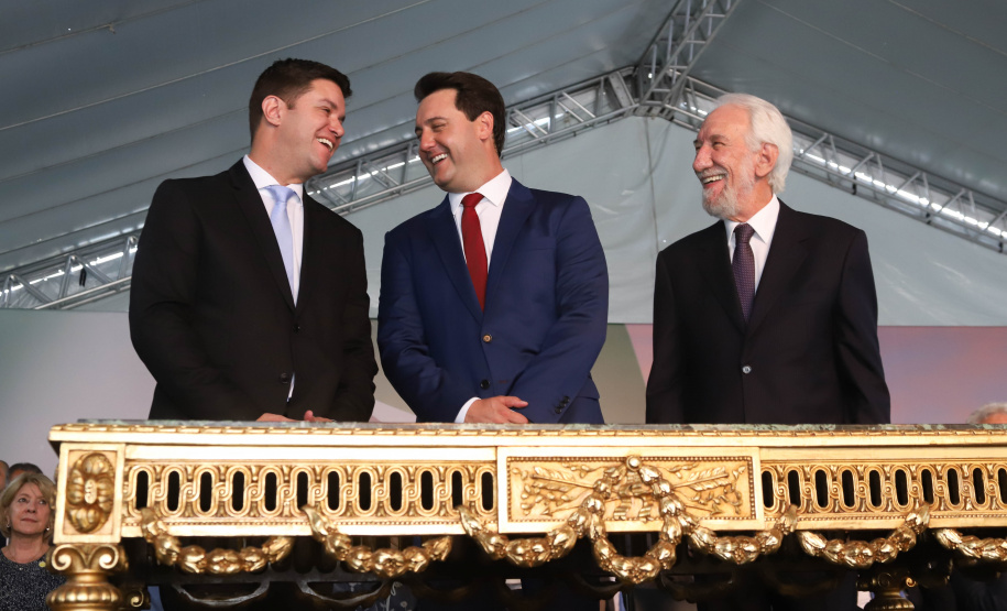 Governador Carlos Massa Ratinho Júnior dá posse ao secretário Guto Silva, da Casa Civil  -  /01/2019  -  Foto: Rodrigo Félix Leal