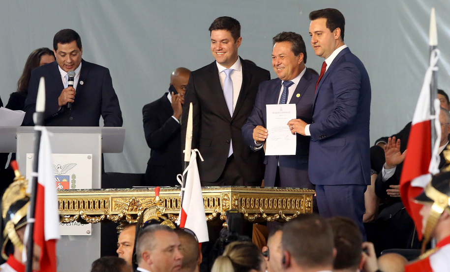 Governador Carlos Massa Ratinho Júnior dá posse ao secretário do Desenvolvimento Ambiental e Turismo, Márcio Nunes  -   Curitiba, 01/01/2019  -  Foto: Jaelson Lucas/ANPr
