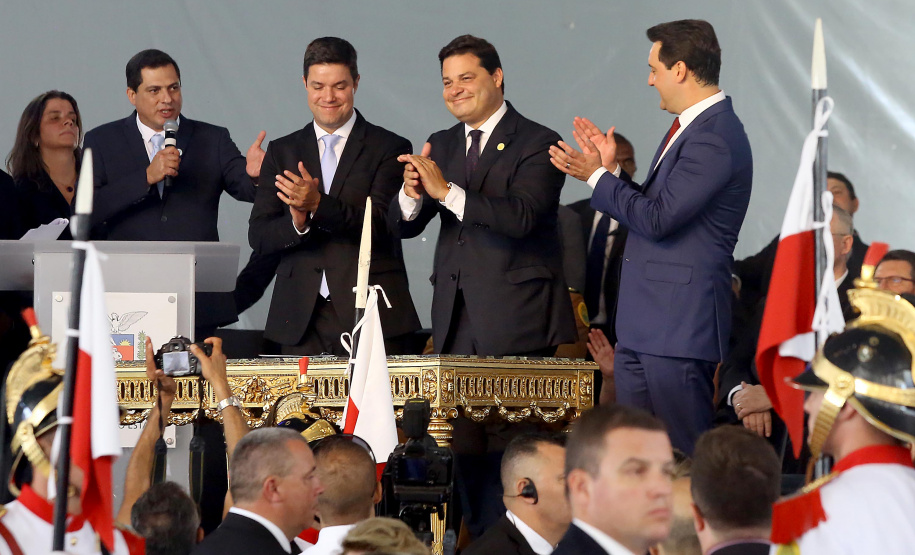 Governador Carlos Massa Ratinho Júnior dá posse ao secretario da Infraestrutura e Logística, Sandro Alex.   Curitiba, 01/01/2019  -  Foto: Jaelson Lucas/ANPr