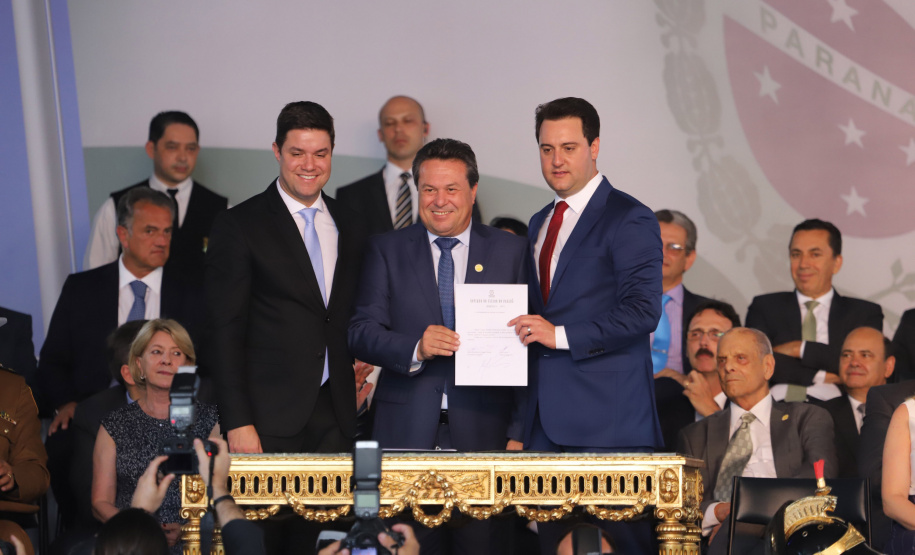 Governador Carlos Massa Ratinho Júnior dá posse ao secretário do Desenvolvimento Ambiental e Turismo, Márcio Nunes  -   Curitiba, 01/01/2019  -  Foto: