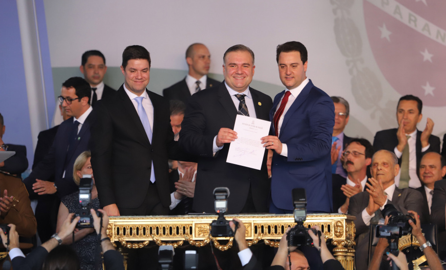 Governador Carlos Massa Ratinho Júnior dá posse ao secretário da Justiça, Família e Trabalho, Ney Leprevost  -   Curitiba, 01/01/2019  -  Foto: José Fernando Ogura/ANPr