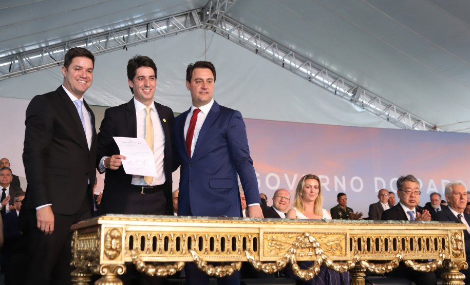 Governador Carlos Massa Ratinho Júnior dá posse ao secretário do Planejamento e Projetos Estruturantes, Valdemar Bernando Jorge   -   Curitiba, 01/01/2019  -  Foto: Rodrigo Félix Leal