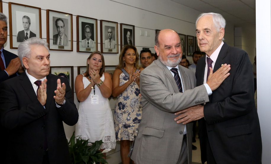 Transmissão de cargo na Secretaria da Administração e Previdência. Sai Fernando Ghignone e entre Reinhold Stephanes.  -  Curitiba, 02/01/2019  -  Foto: Jaelson Lucas/ANPr