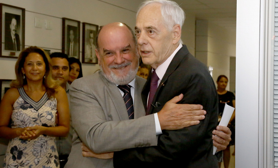 Transmissão de cargo na Secretaria da Administração e Previdência. Sai Fernando Ghignone e entre Reinhold Stephanes.  -  Curitiba, 02/01/2019  -  Foto: Jaelson Lucas/ANPr