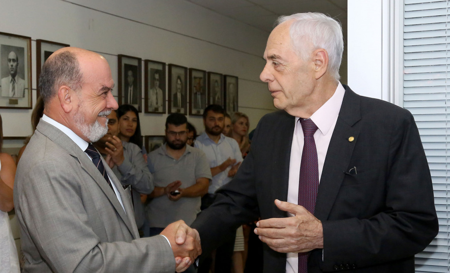 Transmissão de cargo na Secretaria da Administração e Previdência. Sai Fernando Ghignone e entre Reinhold Stephanes.  -  Curitiba, 02/01/2019  -  Foto: Jaelson Lucas/ANPr