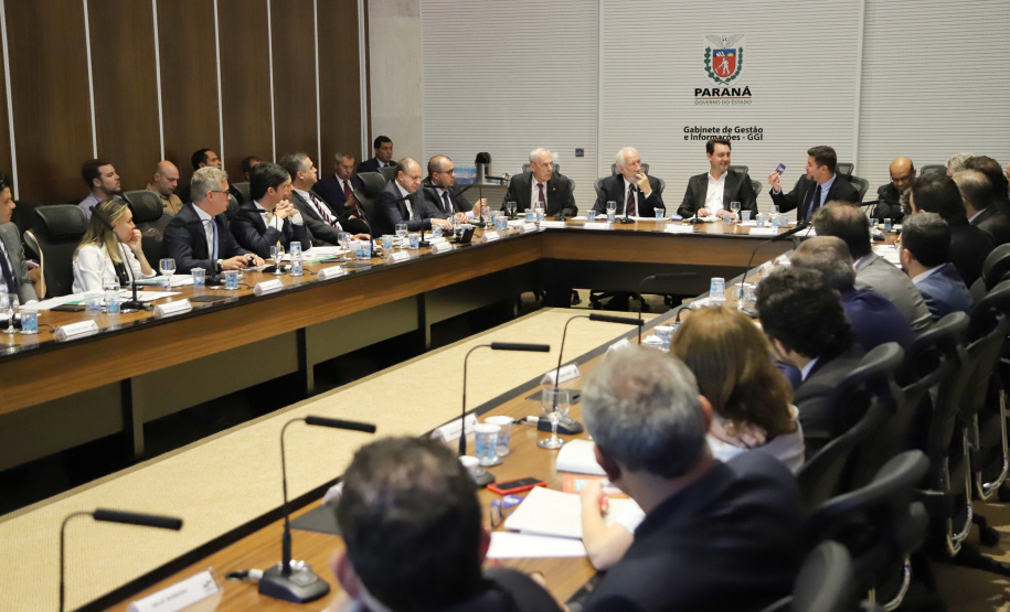 Governador Carlos Massa Ratinho Junior durante a primeira reunião de trabalho com a equipe de secretários de Estado. - Curitiba, 02/01/2019 - Foto: José Fernando Ogura/ANPr