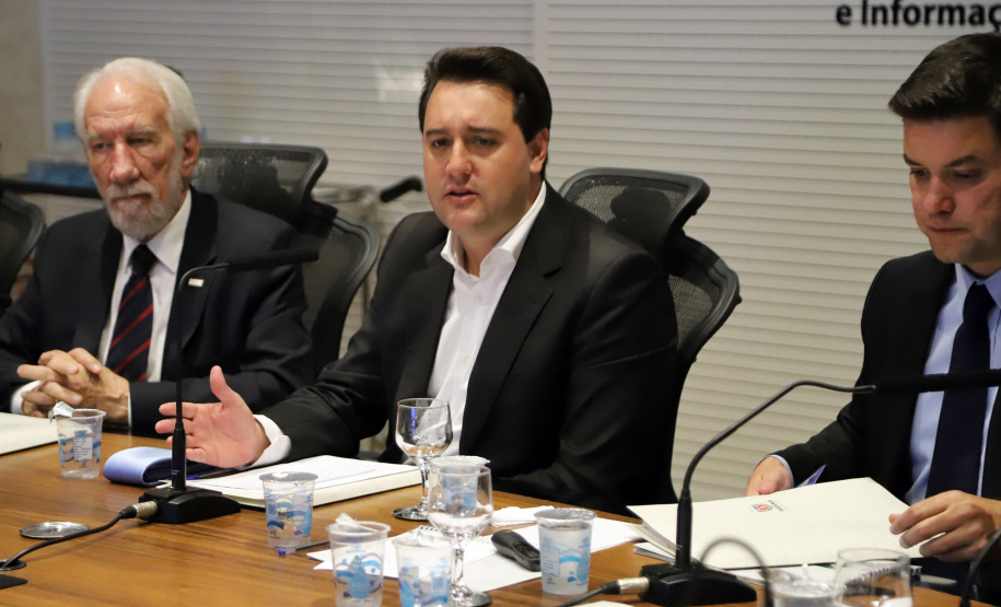 Governador Carlos Massa Ratinho Junior durante a primeira reunião de trabalho com a equipe de secretários de Estado. - Curitiba, 02/01/2019 - Foto: José Fernando Ogura/ANPr