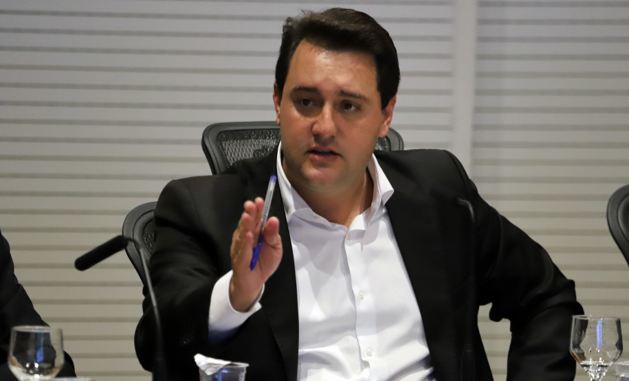 Governador Carlos Massa Ratinho Junior durante a primeira reunião de trabalho com a equipe de secretários de Estado. - Curitiba, 02/01/2019 - Foto: José Fernando Ogura/ANPr