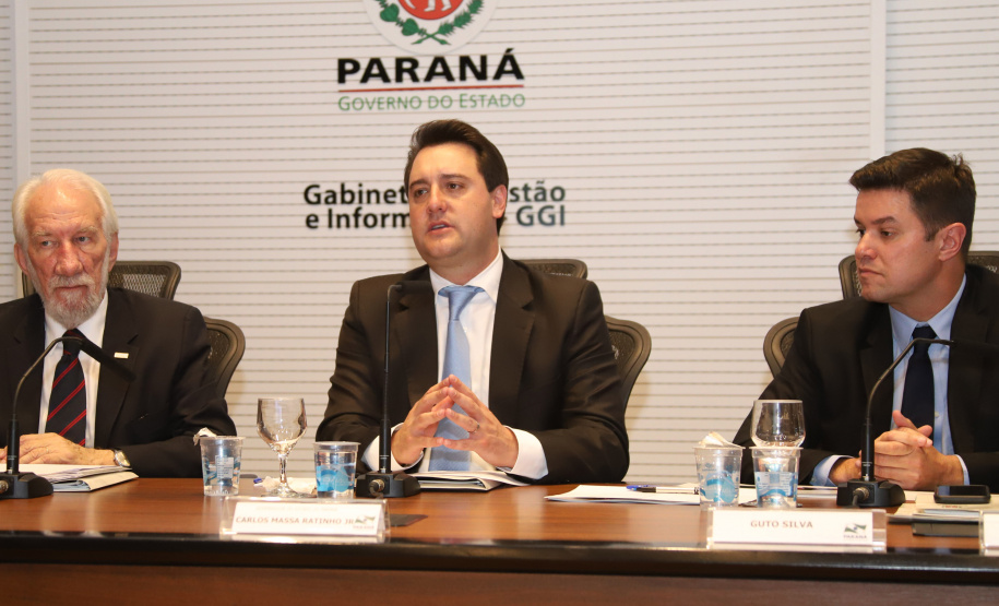 Governador Carlos Massa Ratinho Junior durante a primeira reunião de trabalho com a equipe de secretários de Estado. - Curitiba, 02/01/2019 - Foto: Rodrigo Félix Leal