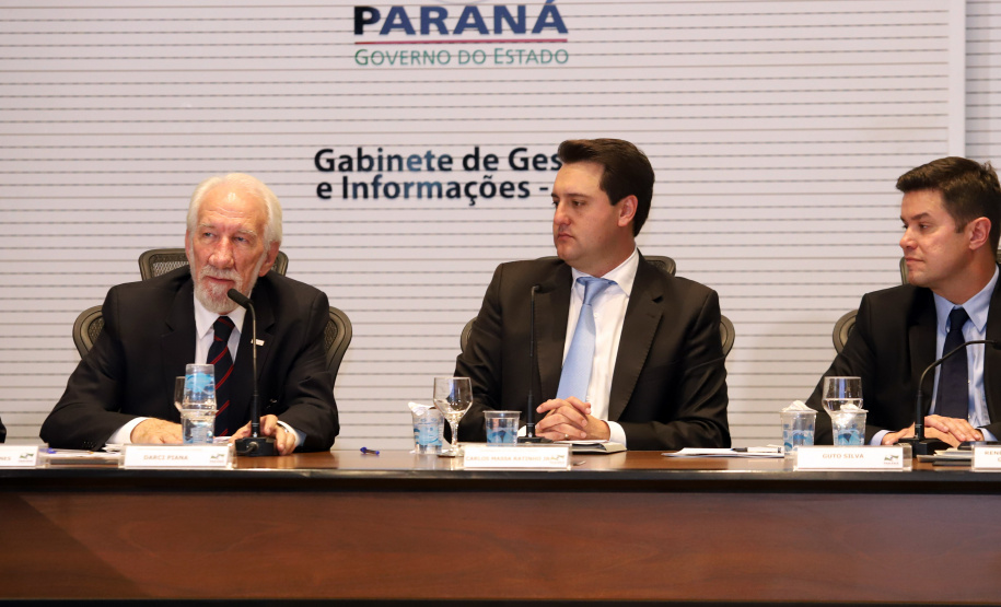 Governador Carlos Massa Ratinho Junior durante a primeira reunião de trabalho com a equipe de secretários de Estado. - Curitiba, 02/01/2019 - Foto: Rodrigo Félix Leal