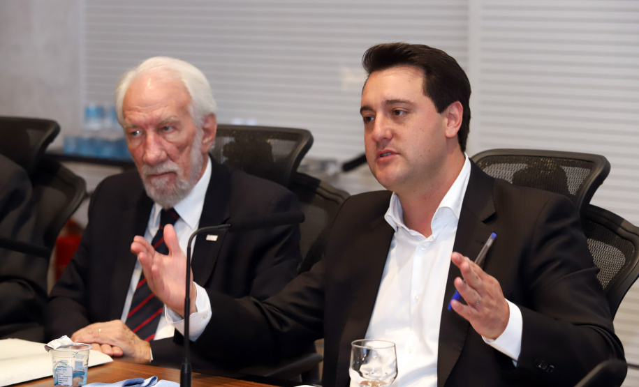 Governador Carlos Massa Ratinho Junior durante a primeira reunião de trabalho com a equipe de secretários de Estado. - Curitiba, 02/01/2019 - Foto: Rodrigo Félix Leal