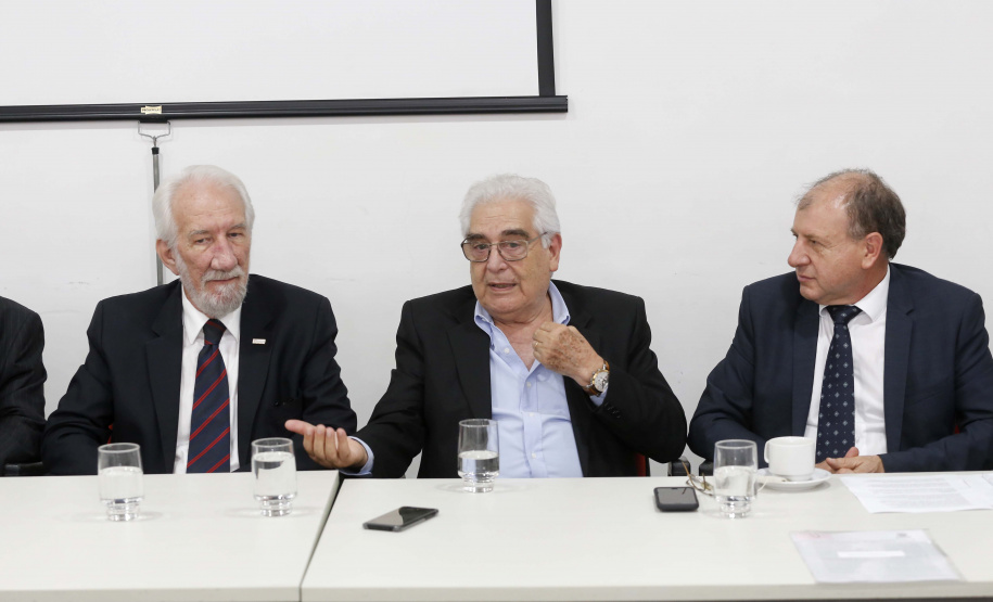 Posse do Conselho de Administração do Serviço Social Autônomo Paranacidade. Tomaram posse os secretários João Carlos Ortega, secretário do Desenvolvimento Urbano; René de Oliveira Garcia Júnior, secretário da Fazenda e Valdemar Bernardo Jorge, secretário do Planejamento.  ? Curitiba, 02/01/2019  -  Foto: Arnaldo Alves/ANPr