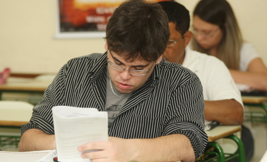 Exames Educação de Jovens e Adultos.  - Foto: Divulgação SEED