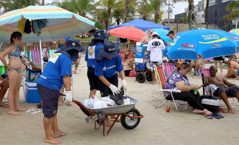 Limpeza das praias, saúde e segurança são destaques na temporada. Mais de 174 toneladas de lixo foram recolhidas nas praias do Paraná pela Sanepar, houve cerca de 700 atendimentos médicos feitos pela equipe da Secretaria da Saúde. Operação Verão, 2018/2019 - Foto: Jaelson Lucas/ANPr
