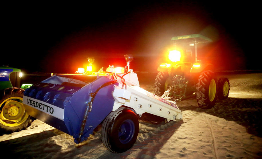 Limpeza das praias, saúde e segurança são destaques na temporada. Mais de 174 toneladas de lixo foram recolhidas nas praias do Paraná pela Sanepar, houve cerca de 700 atendimentos médicos feitos pela equipe da Secretaria da Saúde. Operação Verão, 2018/2019 - Foto: Jaelson Lucas/ANPr
