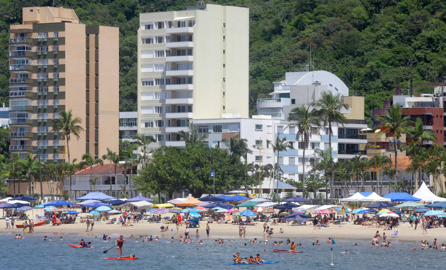 Limpeza das praias, saúde e segurança são destaques na temporada. Mais de 174 toneladas de lixo foram recolhidas nas praias do Paraná pela Sanepar, houve cerca de 700 atendimentos médicos feitos pela equipe da Secretaria da Saúde. Operação Verão, 2018/2019 - Foto: Jaelson Lucas/ANPr