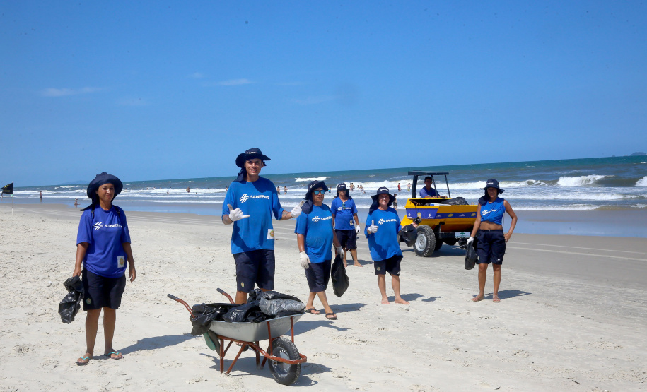 Limpeza das praias, saúde e segurança são destaques na temporada. Mais de 174 toneladas de lixo foram recolhidas nas praias do Paraná pela Sanepar, houve cerca de 700 atendimentos médicos feitos pela equipe da Secretaria da Saúde. Operação Verão, 2018/2019 - Foto: Jaelson Lucas/ANPr